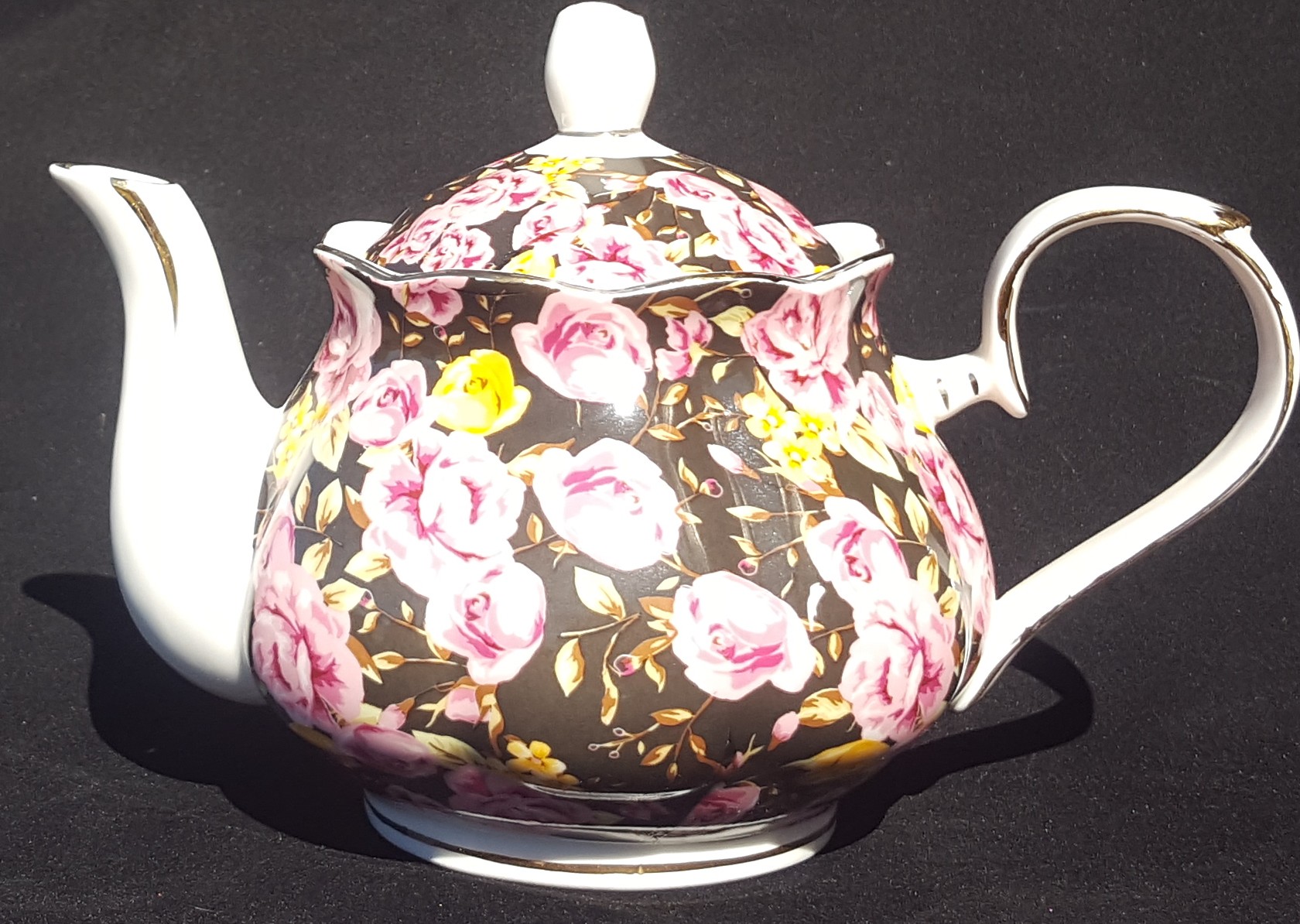 Midnight Rose Garden 4 cup teapot - Click Image to Close