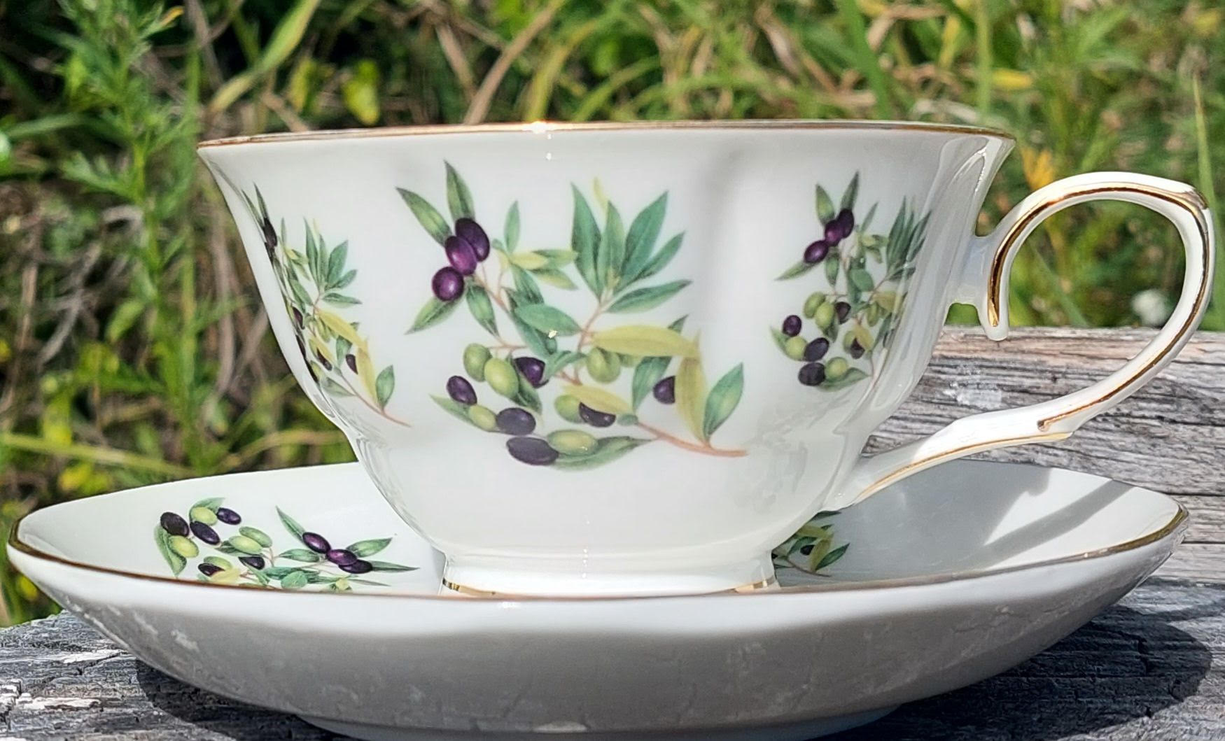Olives 1 cup and saucer set (Custom)