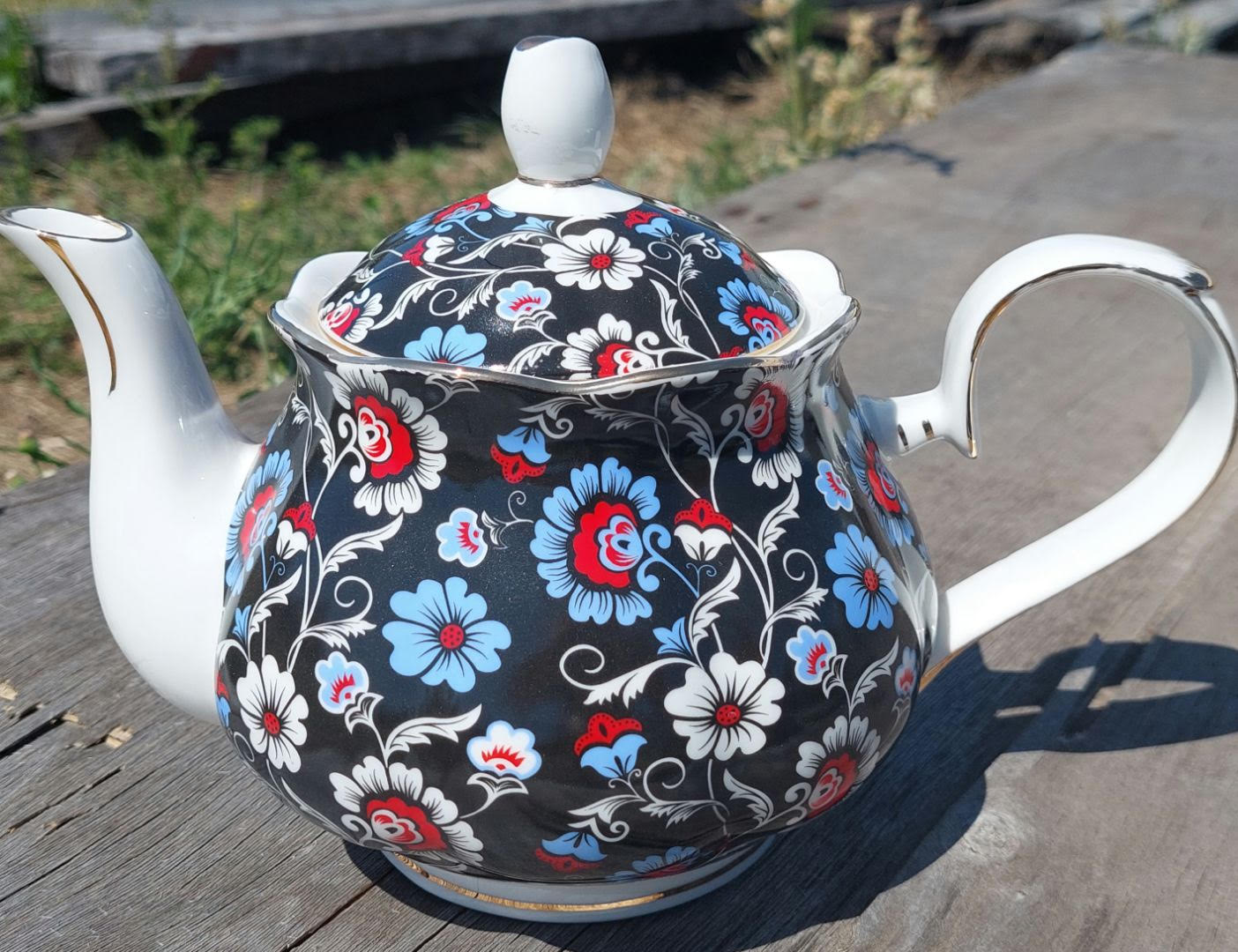 Royal Blue Sprays 4 cup teapot - Click Image to Close