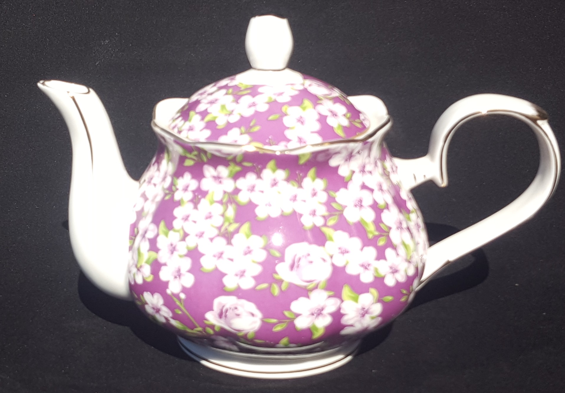 Violet Meadow 4 cup teapot - Click Image to Close