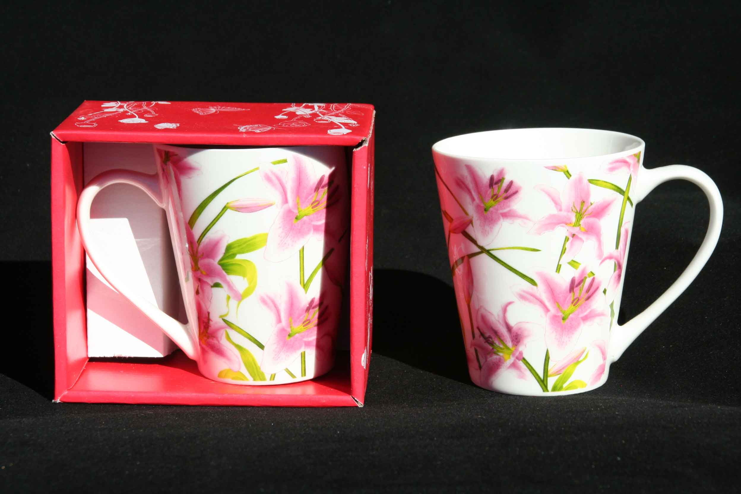 Oriental Lily Cavalier Beaker