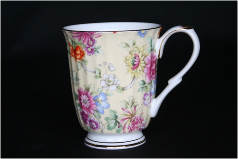 Imari Chintz Beaker