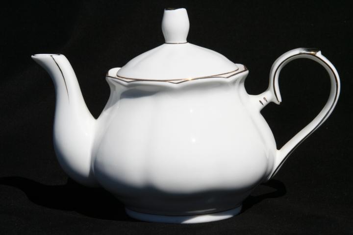 White Dove 2 cup Teapot