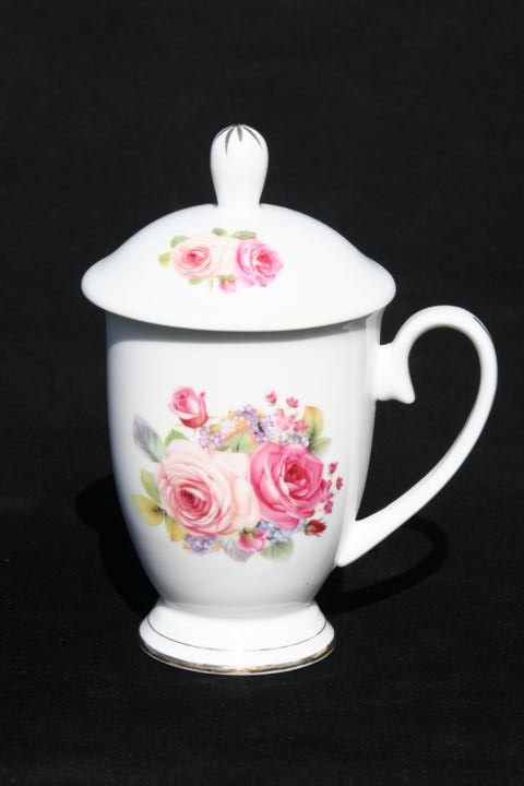 Strawberry & Cream Beaker with Lid