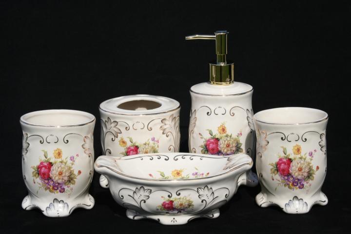Queens Bouquet Bathroom Set