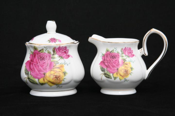 Dianna Sugar & Creamer Set - Click Image to Close