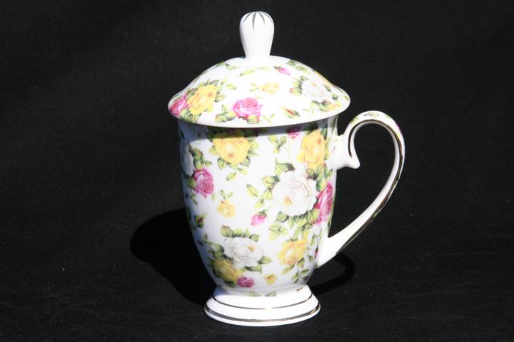 Beaker with Lid Garden Bouquet