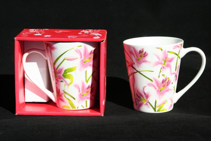 Oriental Lily Cavalier Beaker