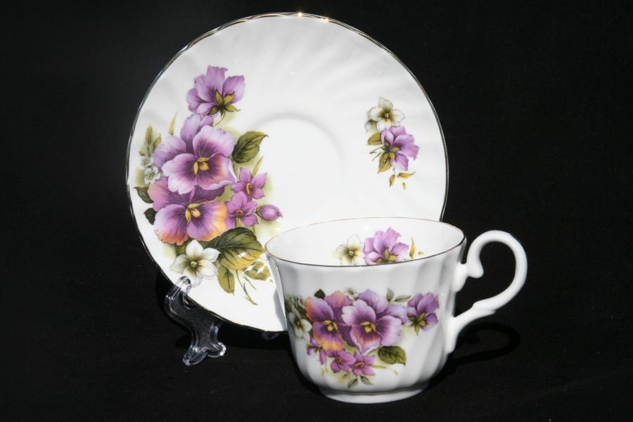 Pansy 1 Cup and Saucer Set
