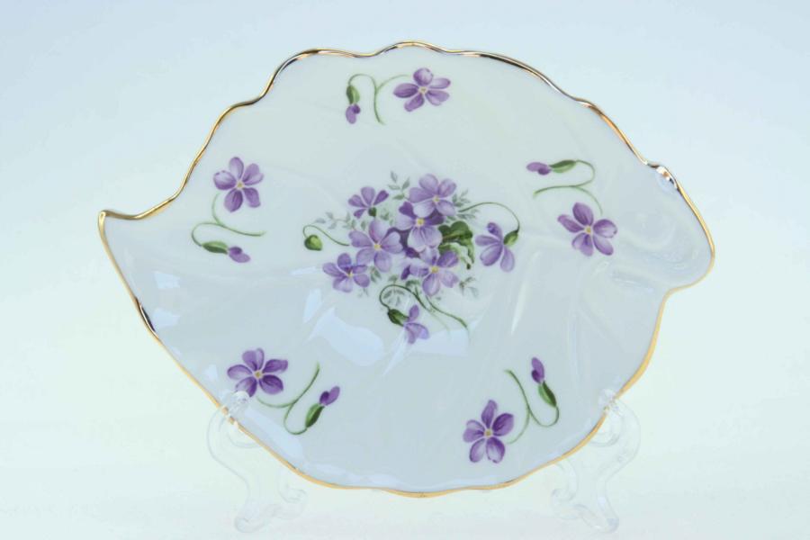 Violet Leaf Dish - Click Image to Close