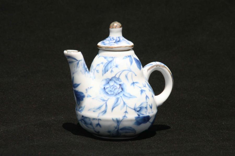 Blue Breeze Mini Teapot Traditional Shape