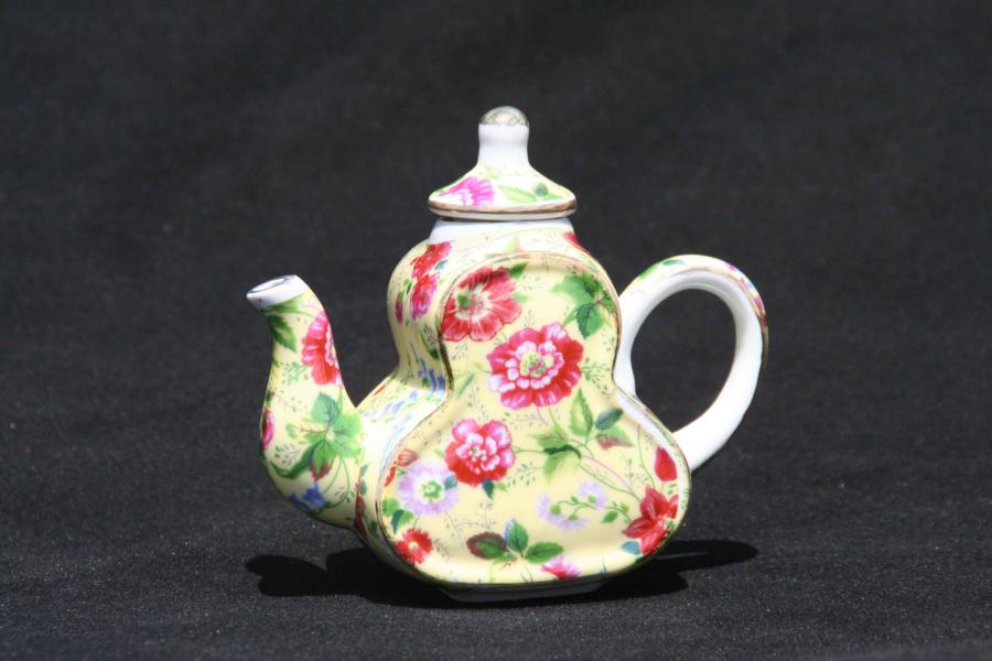 Cottage Life Mini Teapot Pear Shape