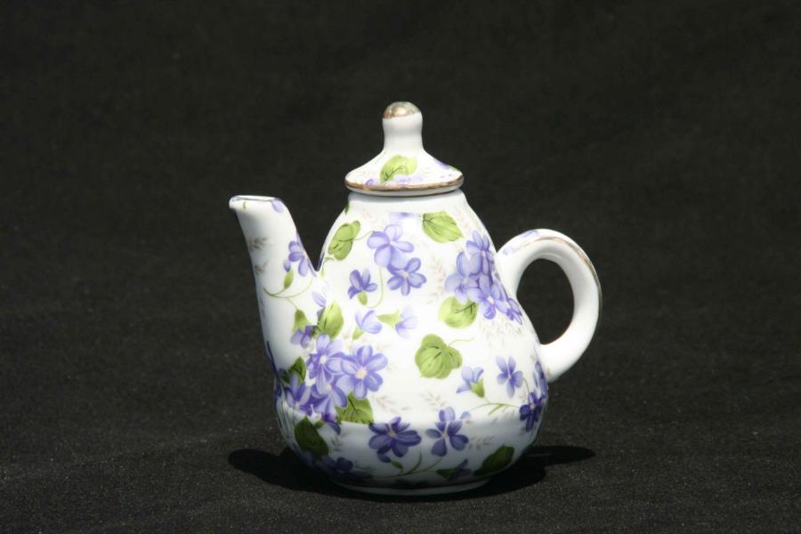 Sweet Violet Mini Teapot Traditional Shape - Click Image to Close