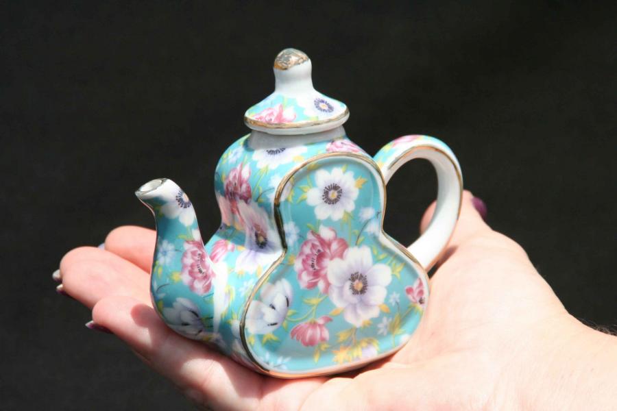 Summer Day Mini Teapot Pear Shape - Click Image to Close