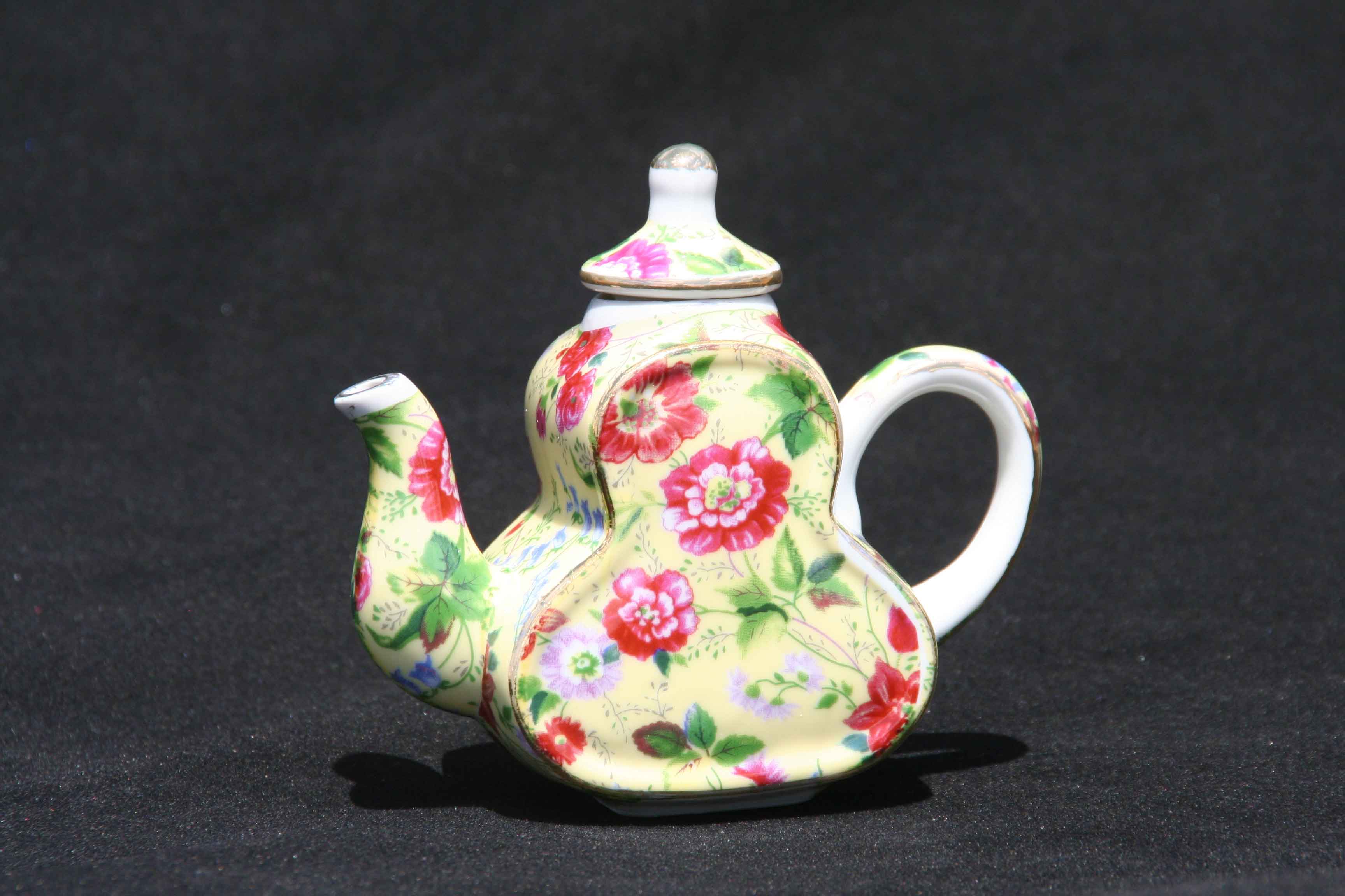 Cottage Life Mini Teapot Pear Shape